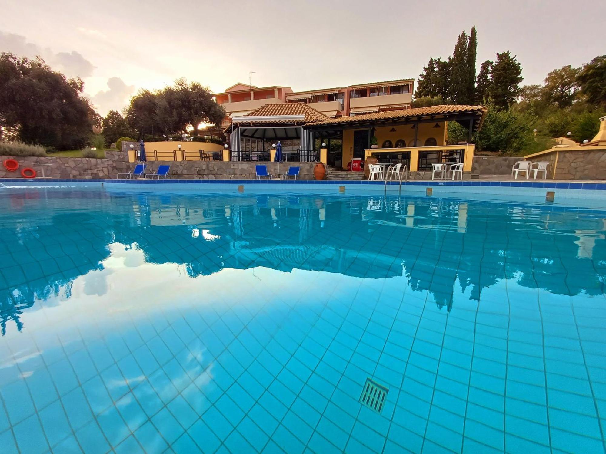 Penelope Apartment Hotel Dassia  Buitenkant foto