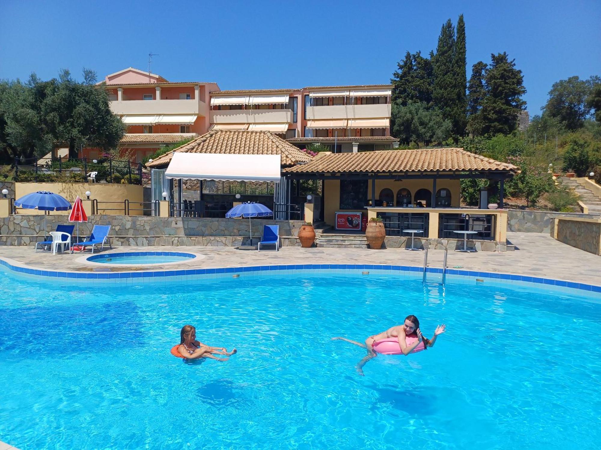 Penelope Apartment Hotel Dassia  Buitenkant foto
